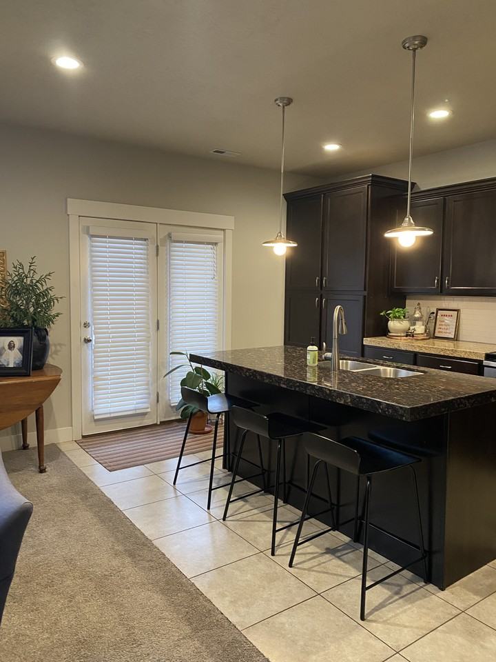 1873 W Park Heights Dr - Photo 2 of 19