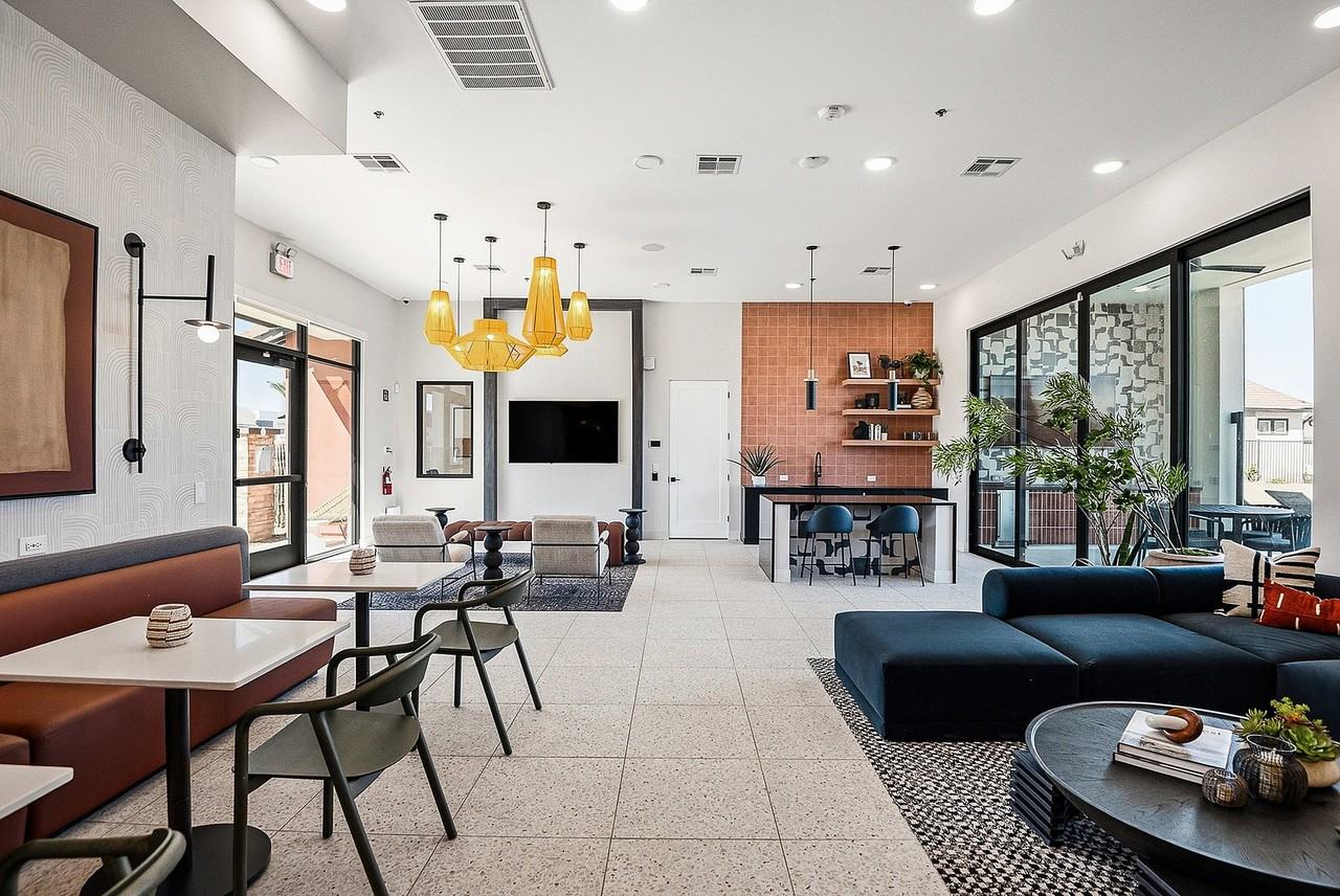 Sonita - Photo 3 of 50