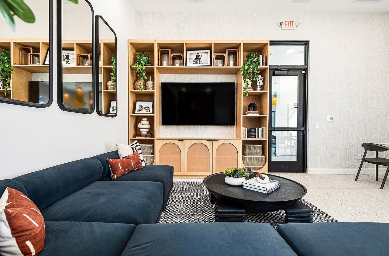 Sonita - Photo 4 of 50