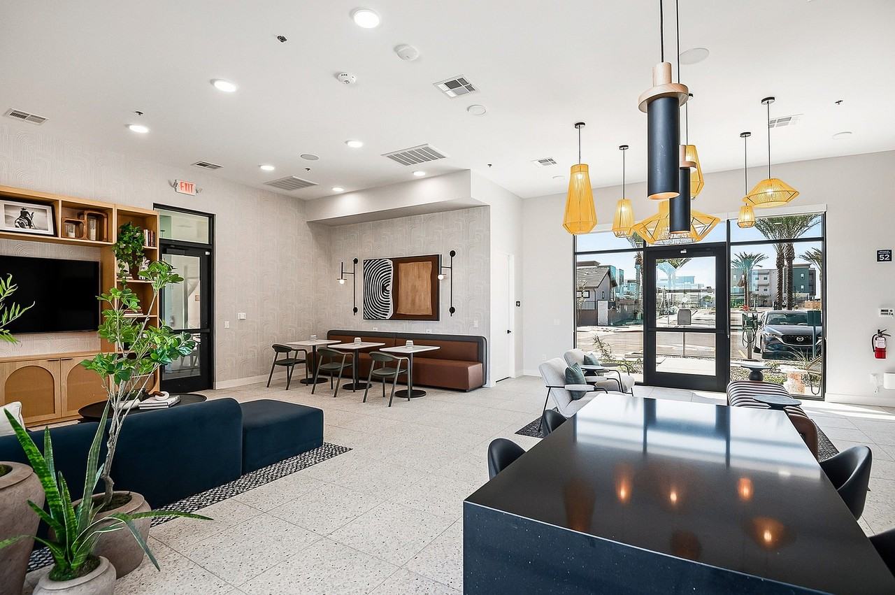 Sonita - Photo 7 of 50