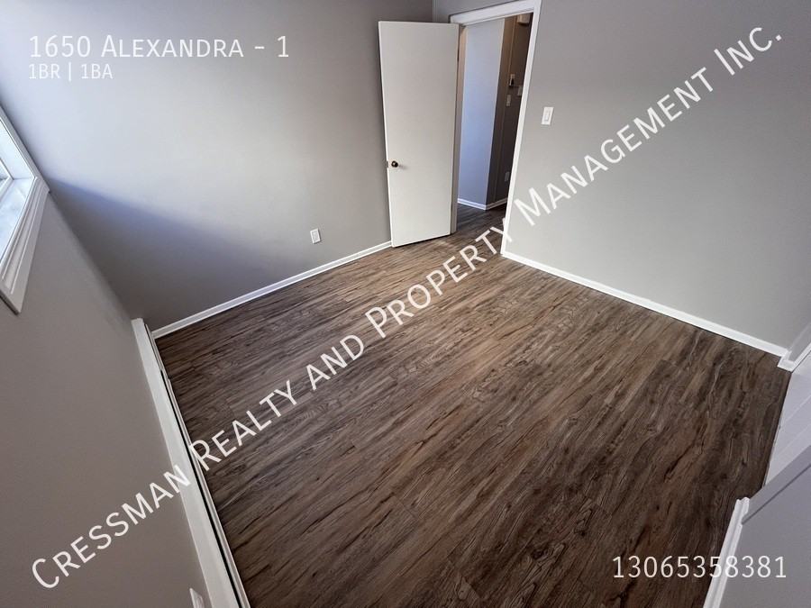 1650 Alexandra - Photo 4 of 16