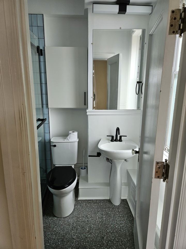2305 Victoria Ave - Photo 3 of 11