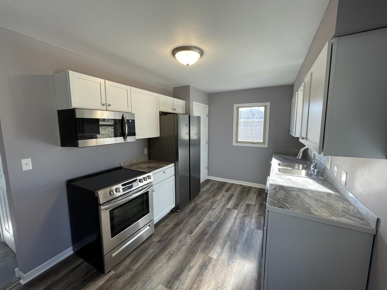 728 Willow St #1 - Photo 3 of 27