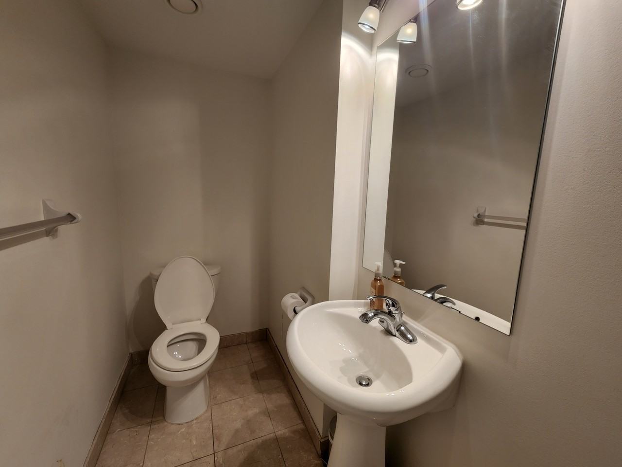 210 Victoria Street #2213 - Photo 7 of 14