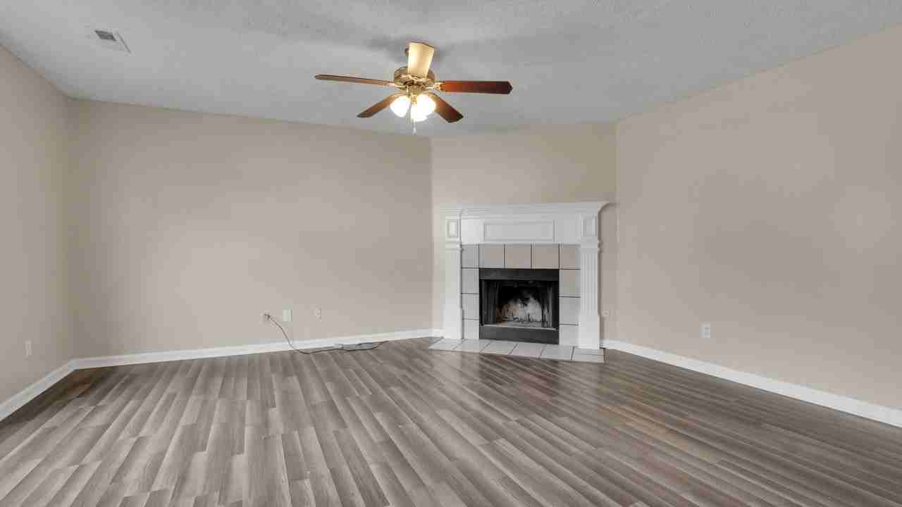 1452 Middleborough Ct #1 - Photo 4 of 16