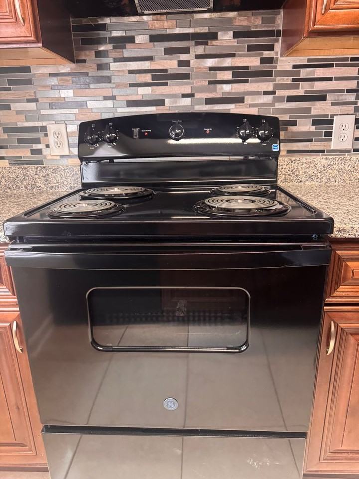 Ashley Place - Photo 4 of 11