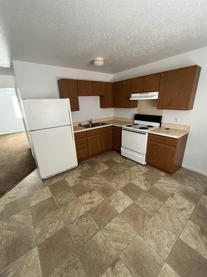 330 W Cherry St #Y23 - Photo 3 of 14