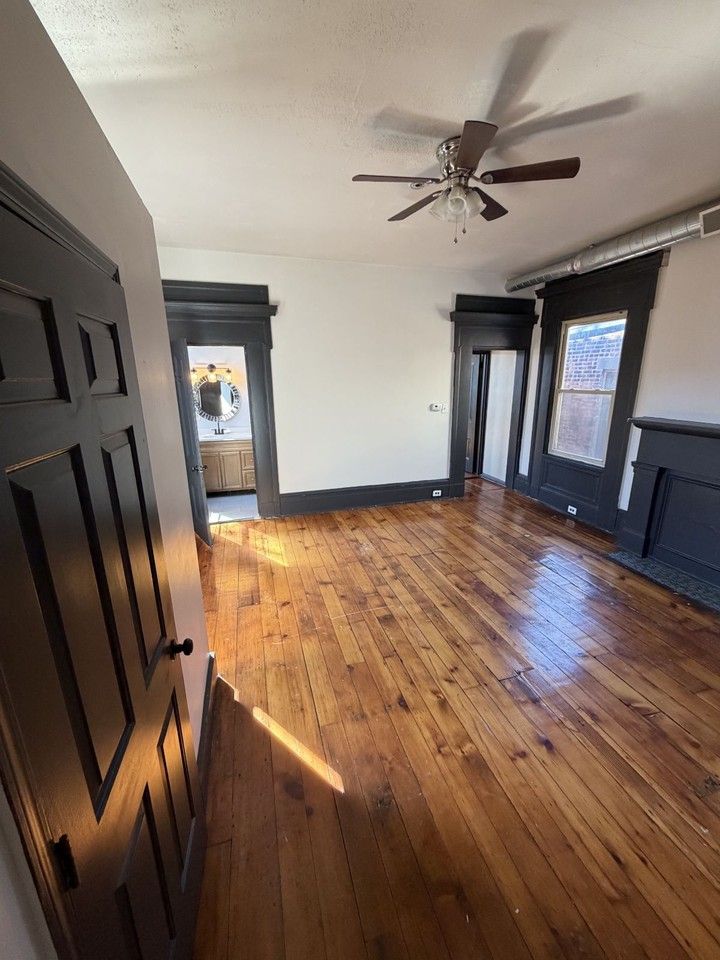 814 Washington Ave #2 - Photo 3 of 9