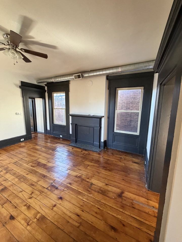 814 Washington Ave #2 - Photo 4 of 9