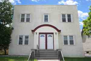 featured image of 718 4th St Se