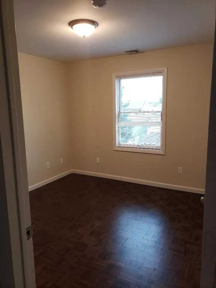 26 Harding Court #2 - Photo 4 of 12