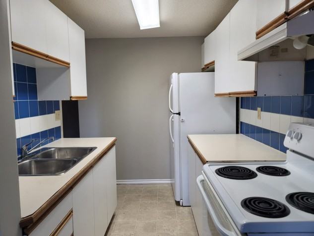 3 Bedroom Unit in Highland Green!!! - Photo 3 of 11