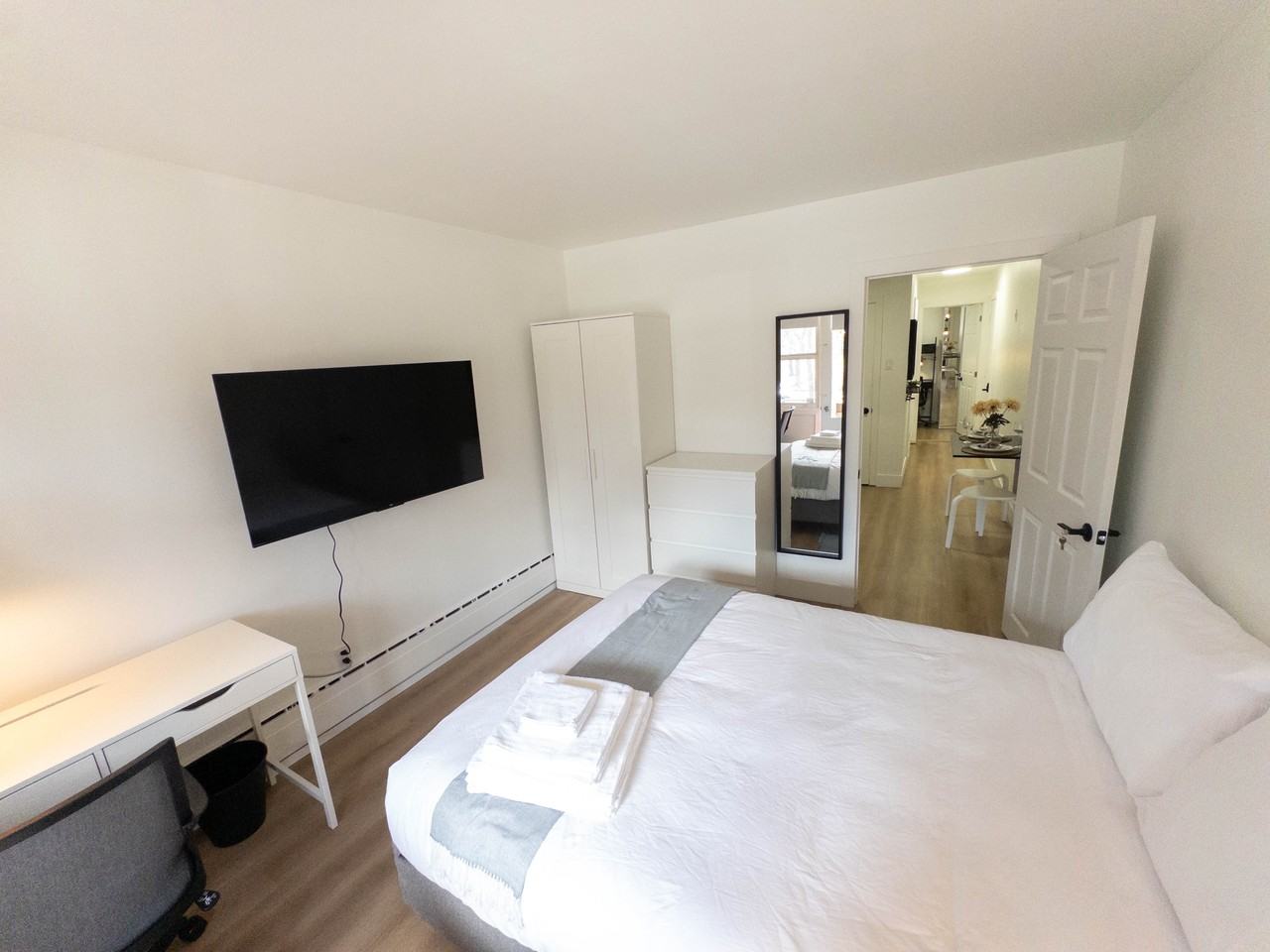 RACHEL - Photo 6 of 27