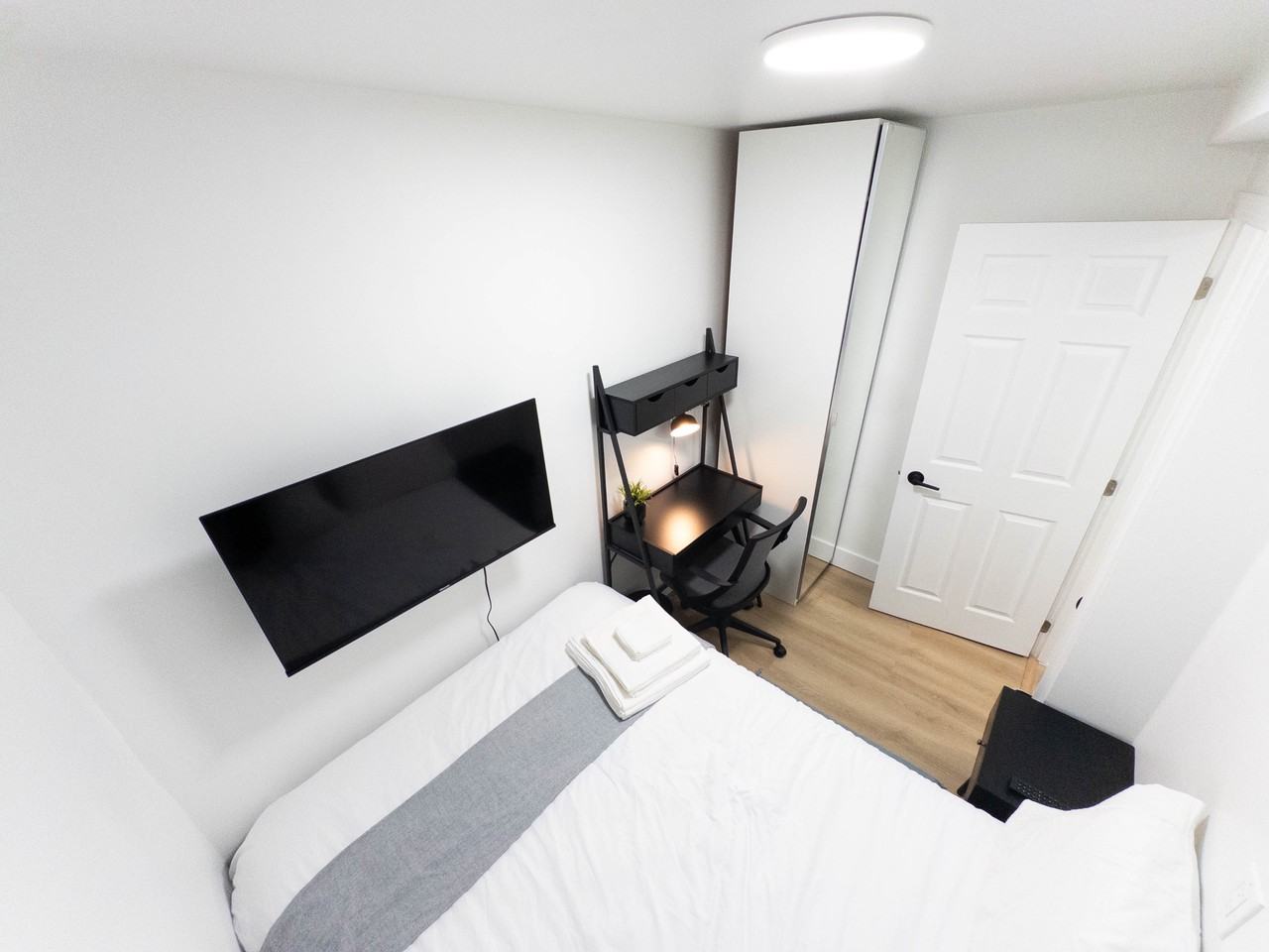 RACHEL - Photo 7 of 27