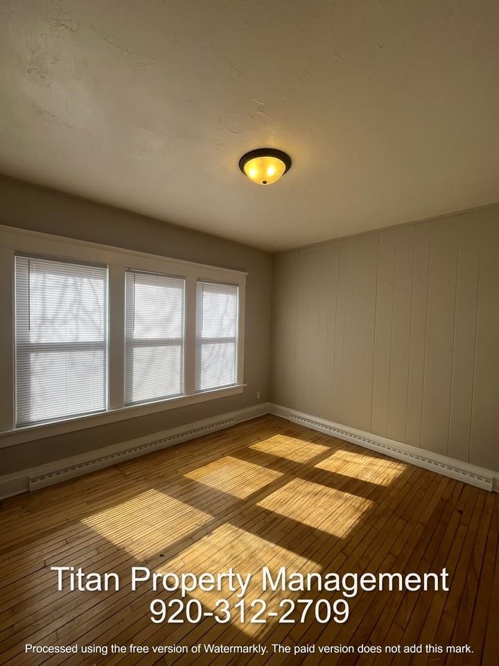 857 Wisconsin St #1 - Photo 5 of 10