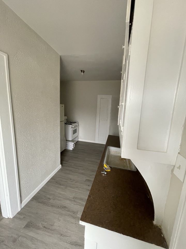 1642 Elizabeth Ave #1 - Photo 5 of 9