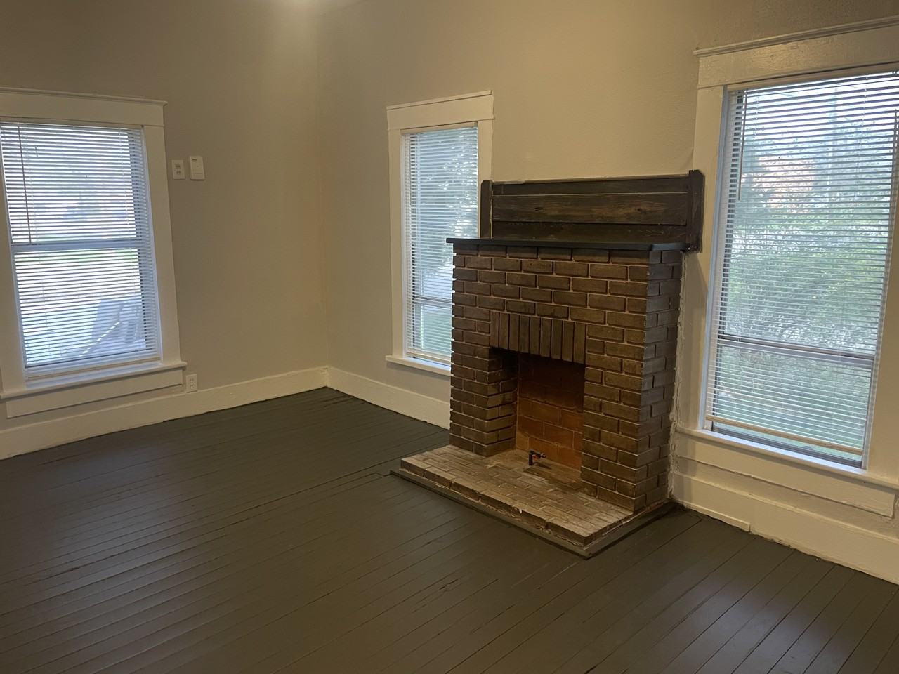 334 N Clements St #A - Photo 3 of 11