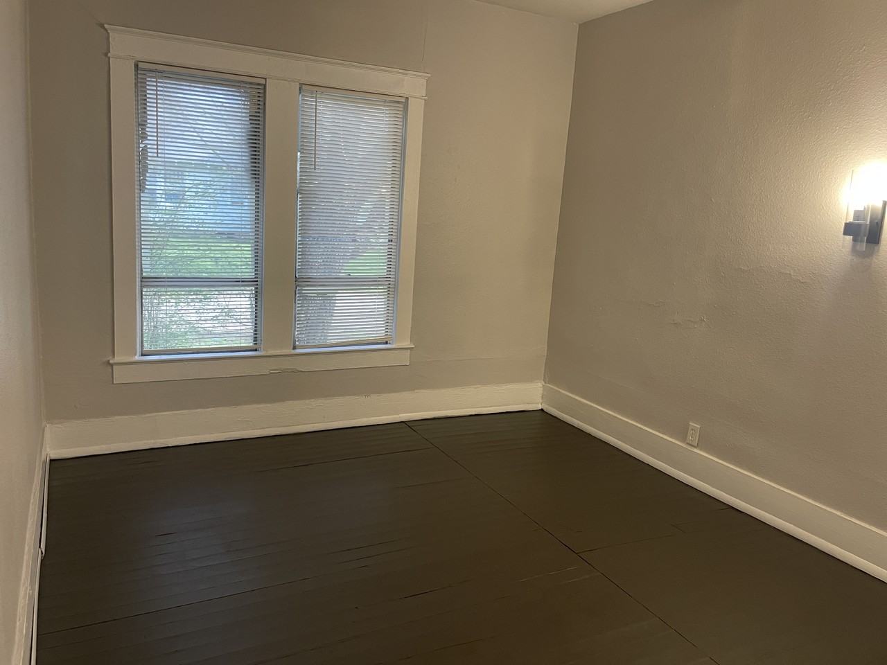 334 N Clements St #A - Photo 6 of 11