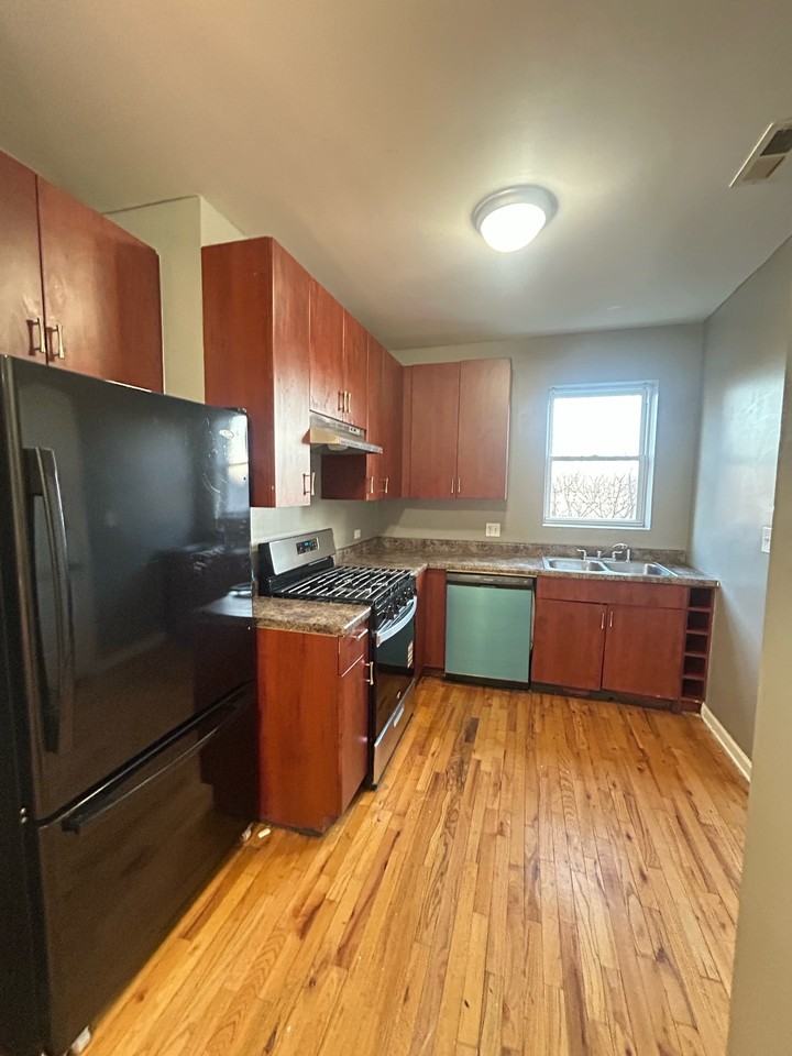 9120 S Dauphin Ave Apt 3w #9120-3W - Photo 4 of 14