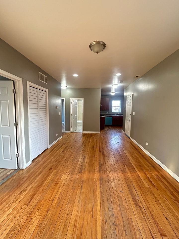 9120 S Dauphin Ave Apt 3w #9120-3W - Photo 7 of 14