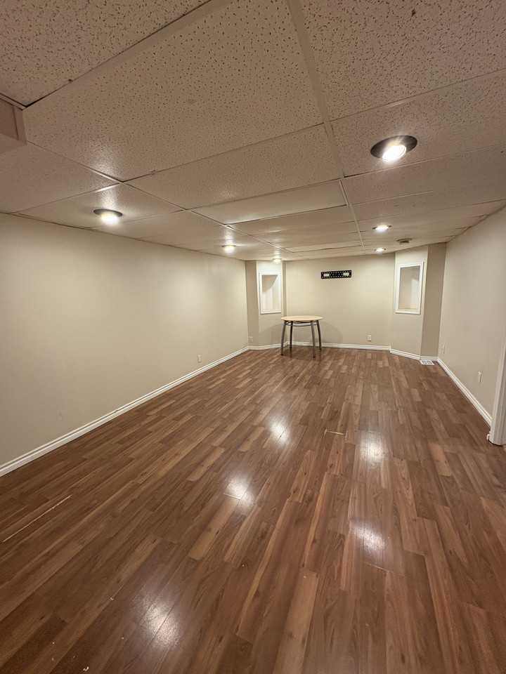 327 Dalhousie Drive 2 - Photo 3 of 13