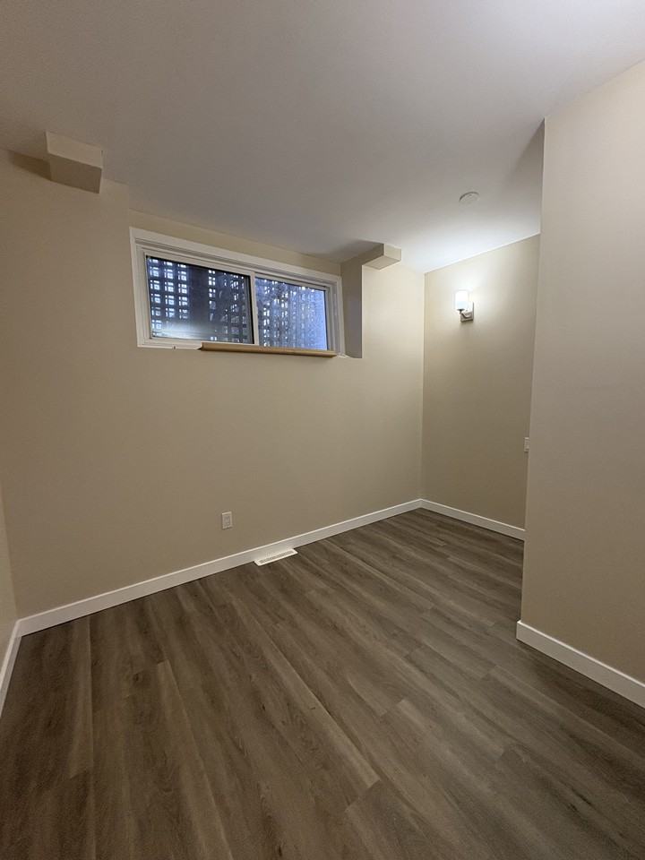 327 Dalhousie Drive 2 - Photo 6 of 13