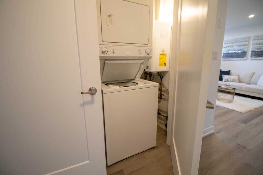 4263 Fourth Ave - Photo 3 of 17