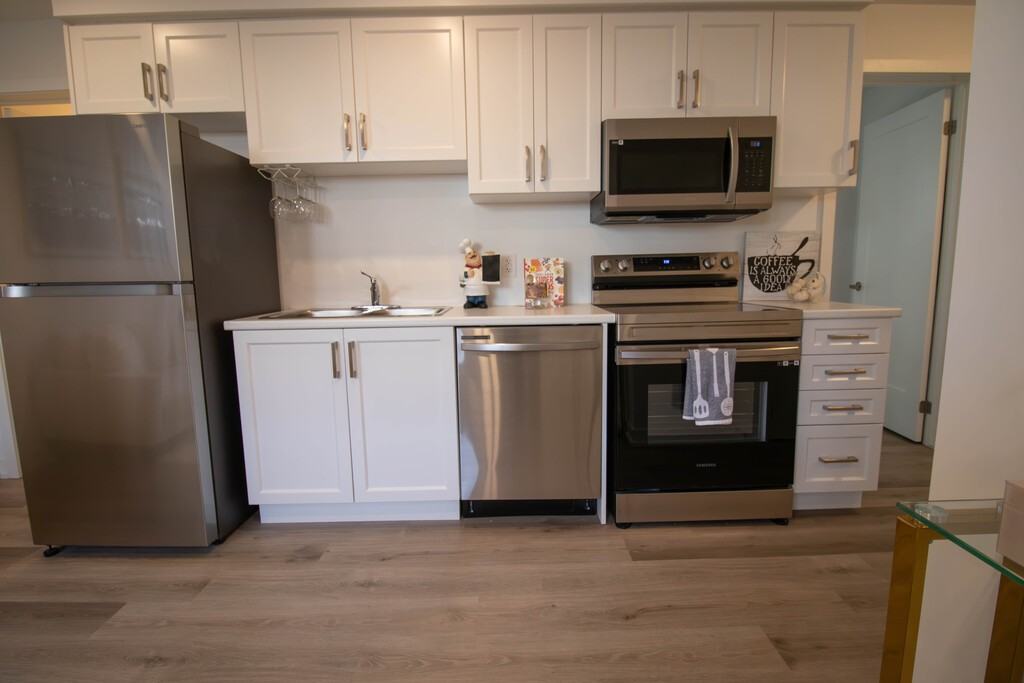 4263 Fourth Ave - Photo 6 of 17