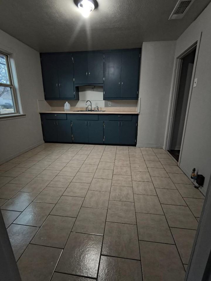 3102 40th St - Photo 2 of 13