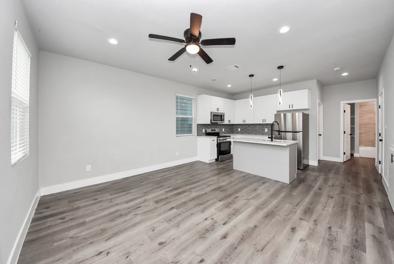 19104 Sears Dr - Photo 7 of 20