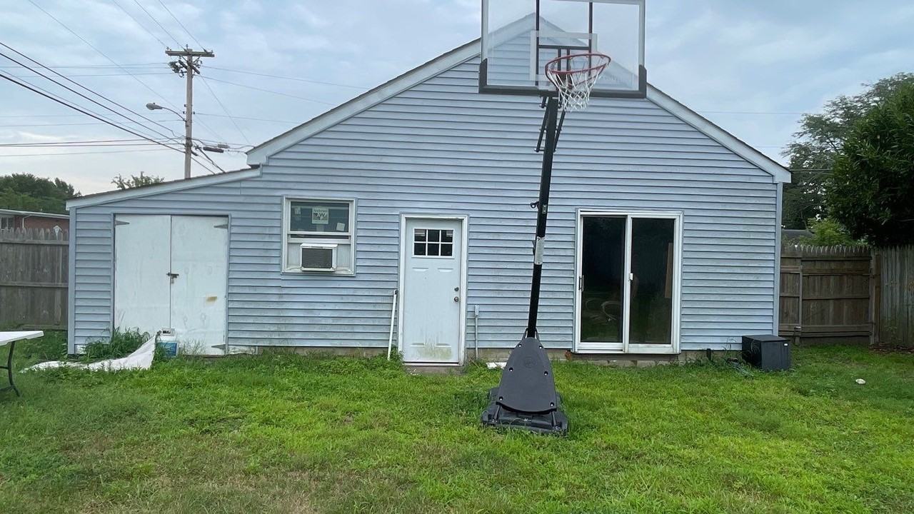 558 Cincinnati Ave - Photo 7 of 20