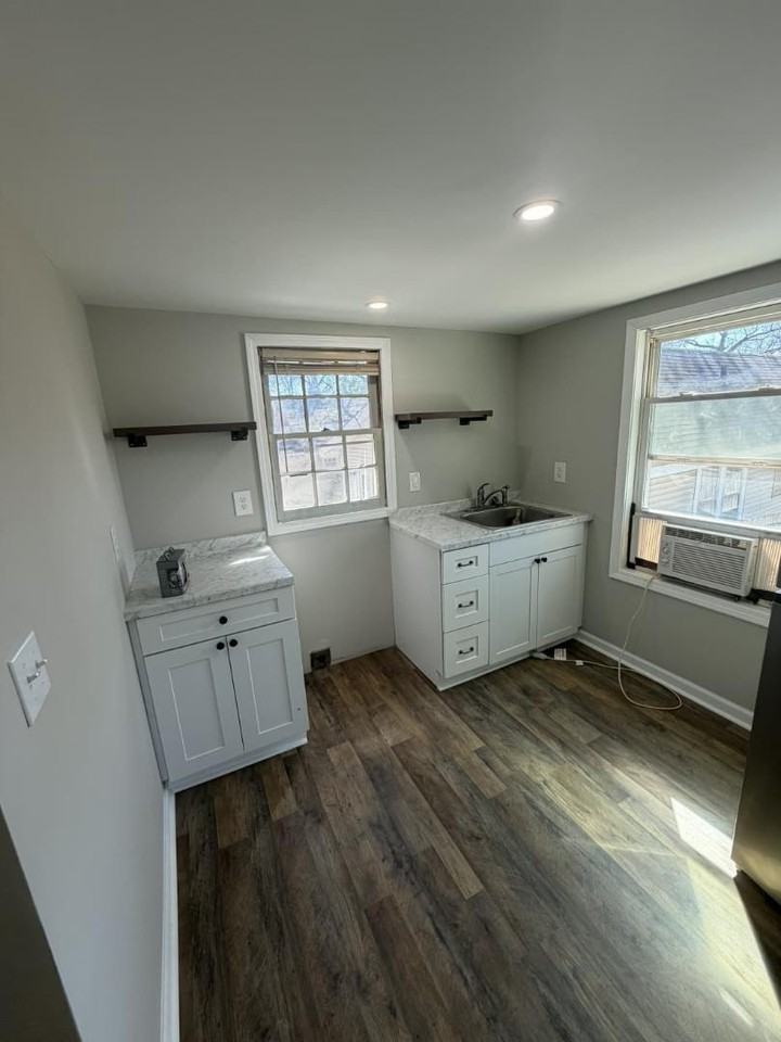 714 Lucas St - Photo 2 of 20