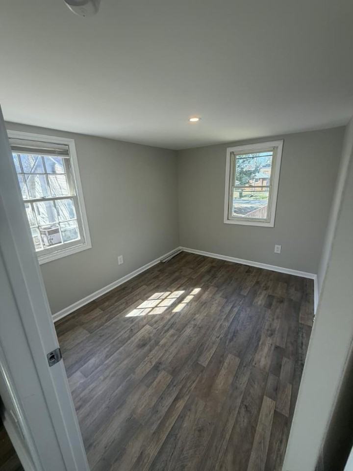 714 Lucas St - Photo 4 of 20