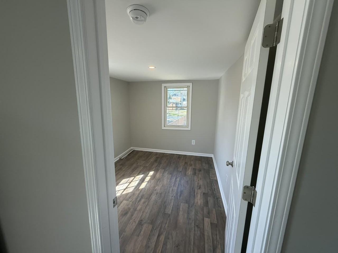 714 Lucas St - Photo 6 of 20