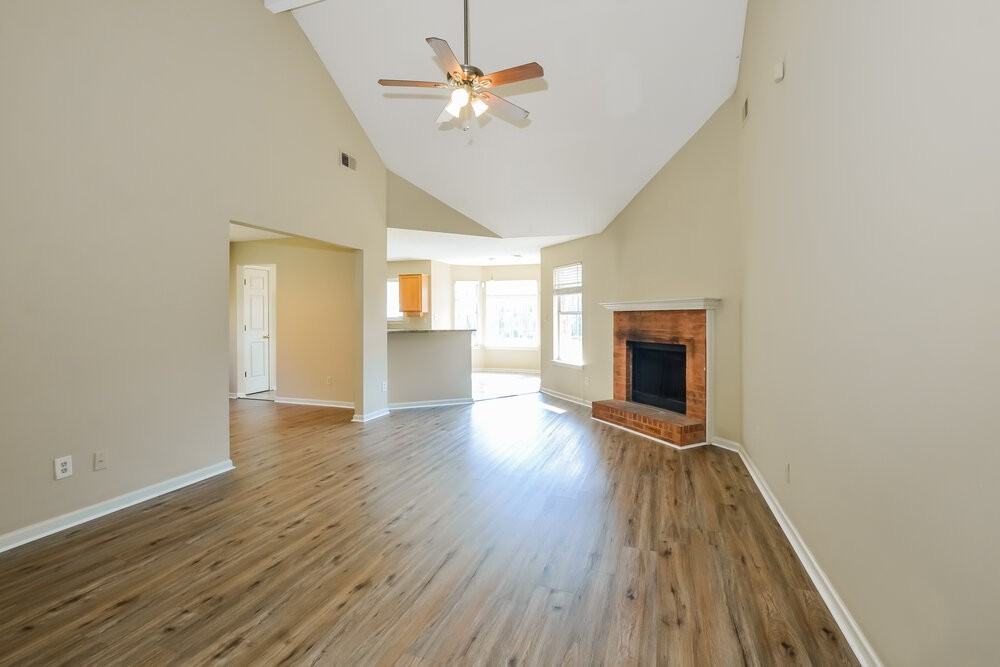 6929 Country Walk Dr - Photo 3 of 16