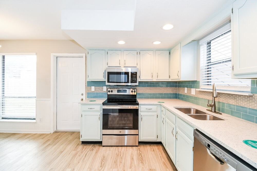 7152 Holiday Hill Ct - Photo 7 of 16