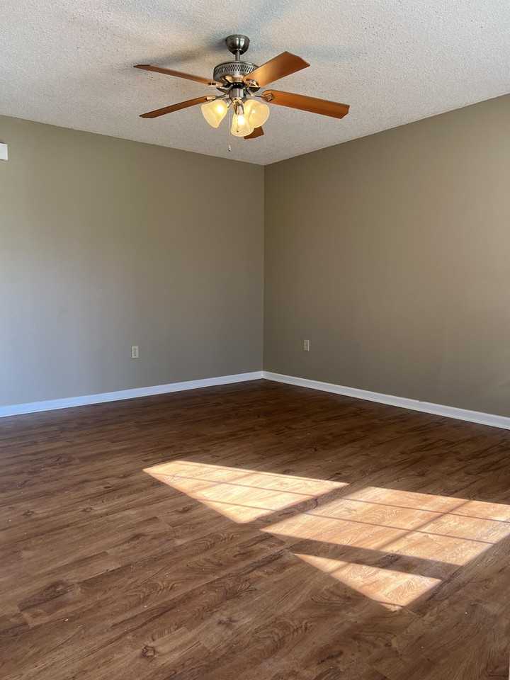 301 S Mulberry St #B - Photo 4 of 16