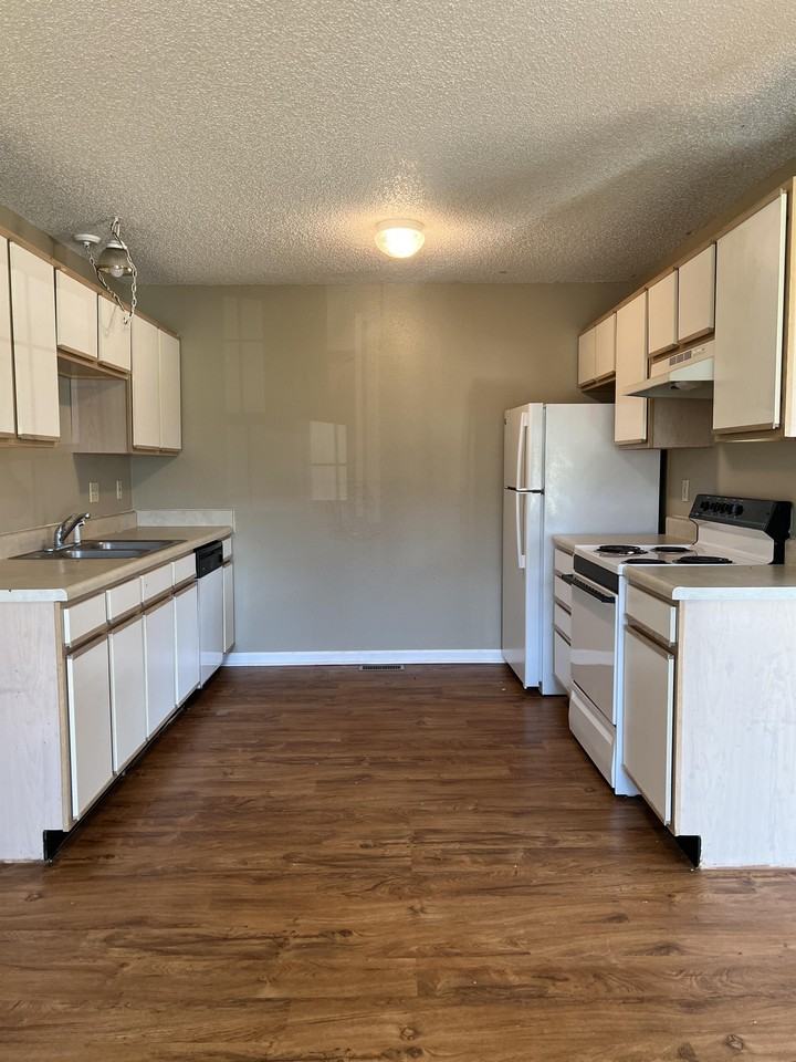 301 S Mulberry St #B - Photo 5 of 16