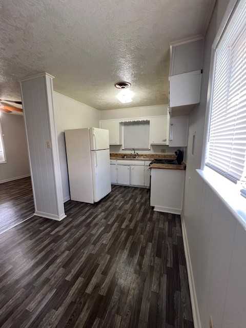 585 Campus St #585 - Photo 2 of 4