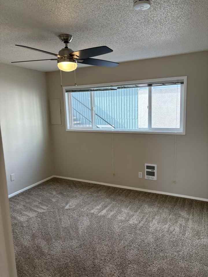 Hilltop House Apartments - Photo 7 of 11