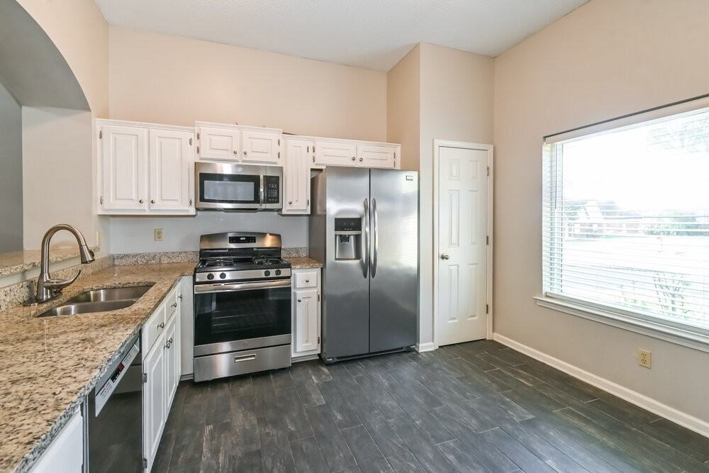 5822 Michaelson Dr - Photo 6 of 16