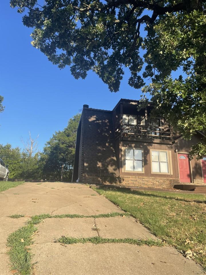 103 Myra Ln Apt B #1 - Photo 2 of 16