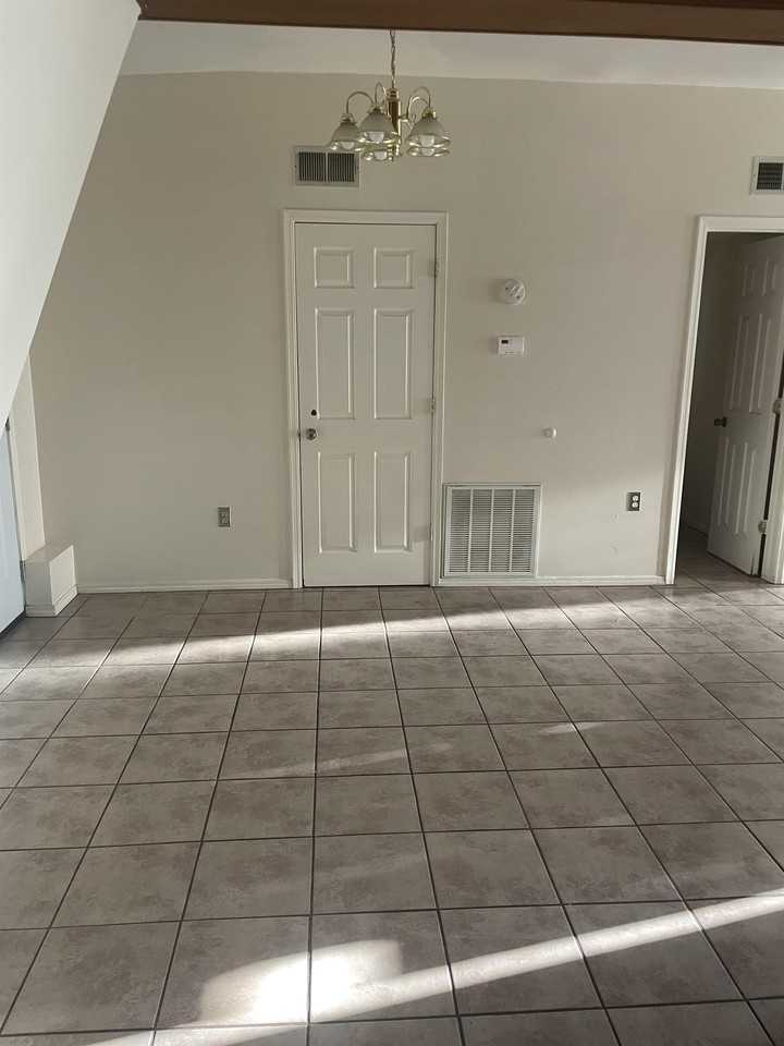 103 Myra Ln Apt B #1 - Photo 6 of 16