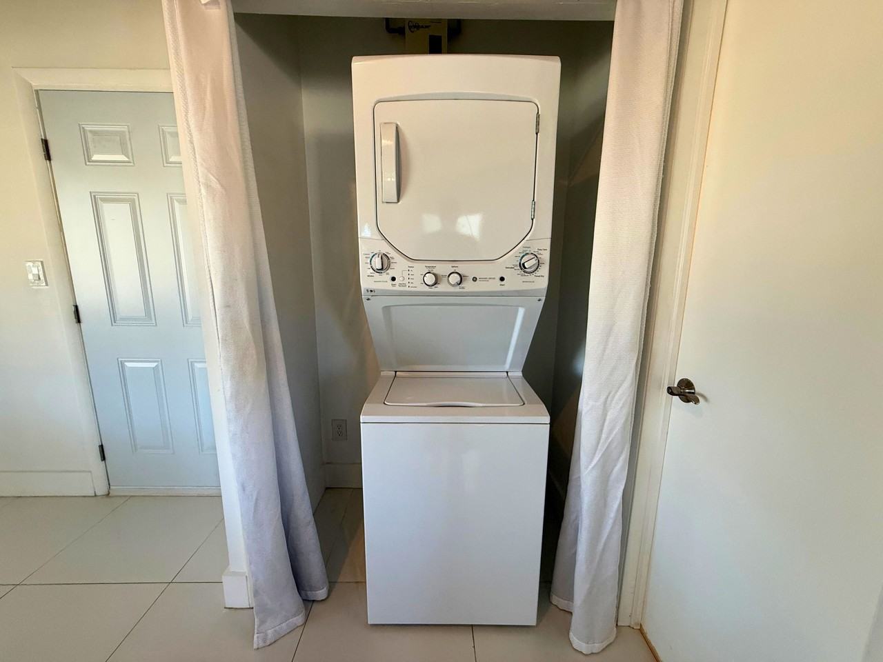 1205 N 15th Ct - 1205 East #1205EAST - Photo 7 of 13