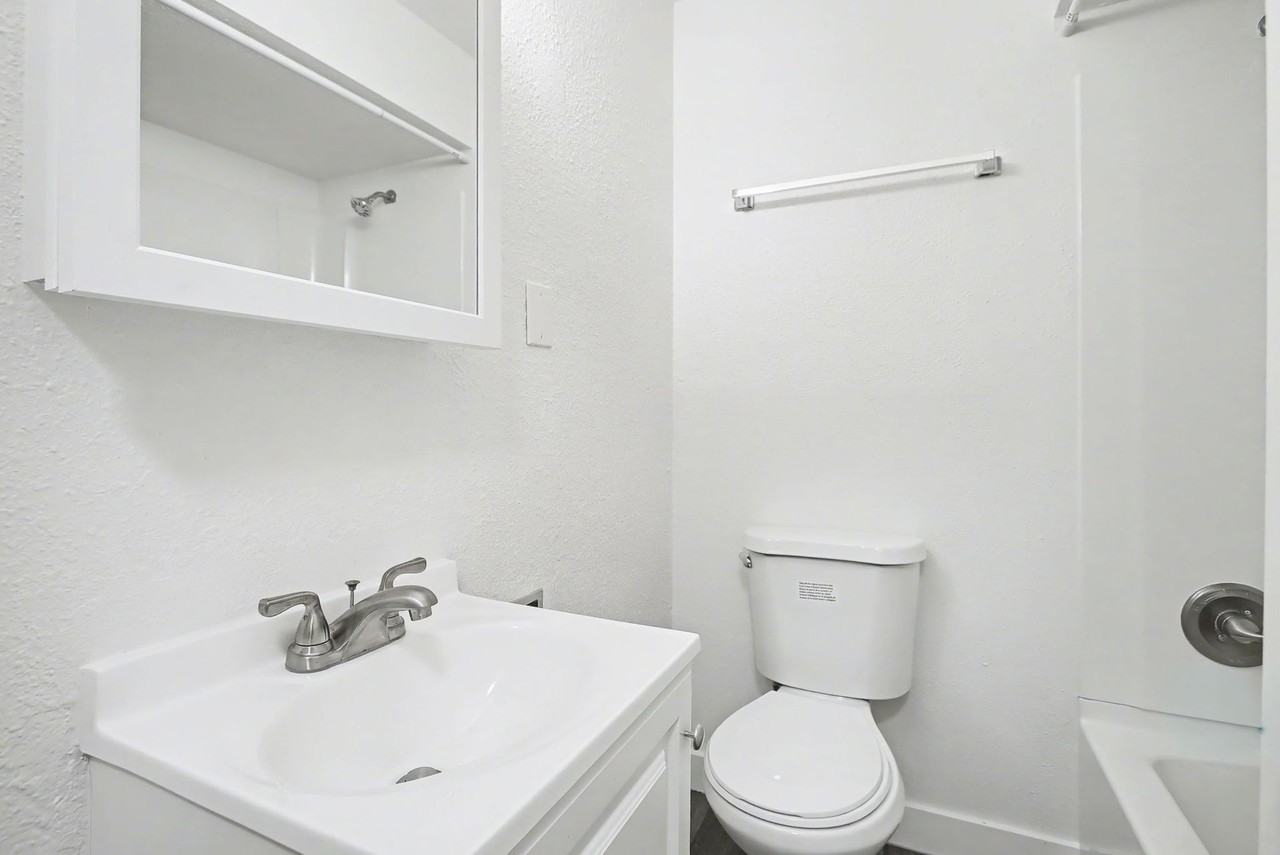 ONE MONTH FREE RENT - Photo 5 of 29