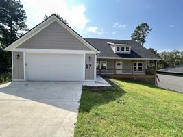 featured image of 27 Shropshire Dr #1