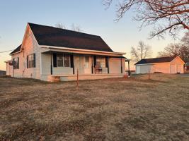 featured image of 3003 W Redwood Ave #1