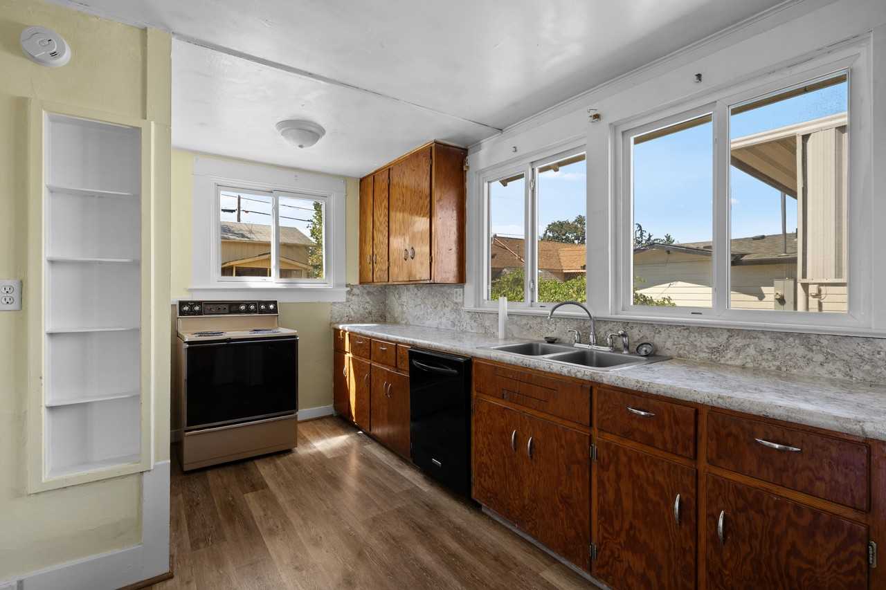 503 W Jackson St #1 - Photo 5 of 20