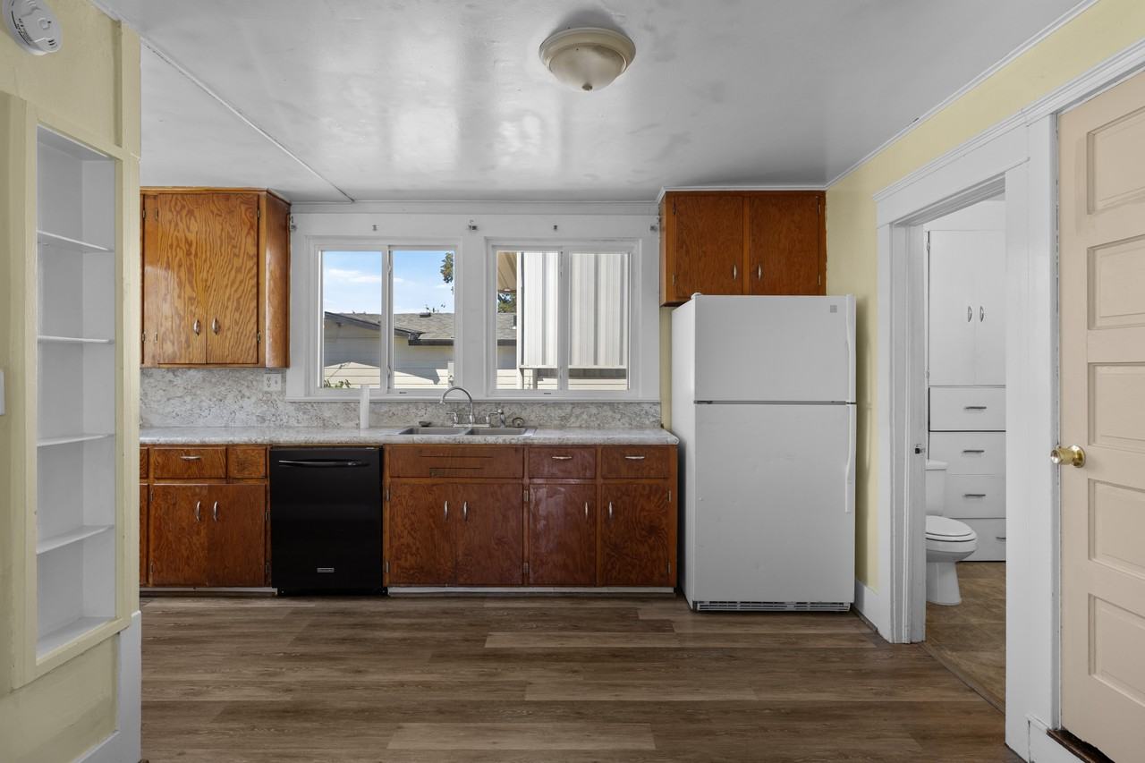 503 W Jackson St #1 - Photo 6 of 20