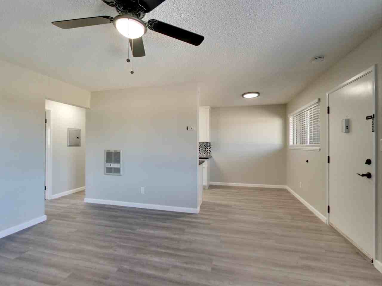 ROYALE APARTMENTS - Photo 4 of 16